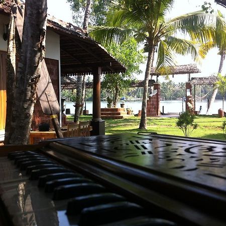 Ambadis Villas Kodungallur Экстерьер фото