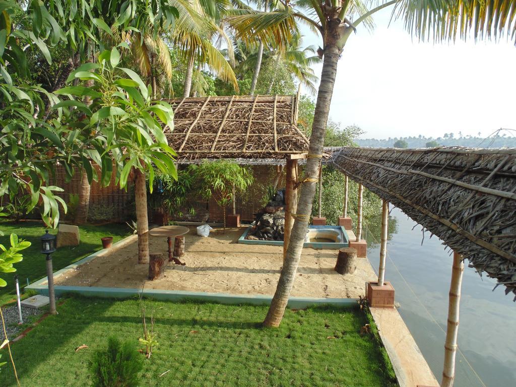 Ambadis Villas Kodungallur Экстерьер фото