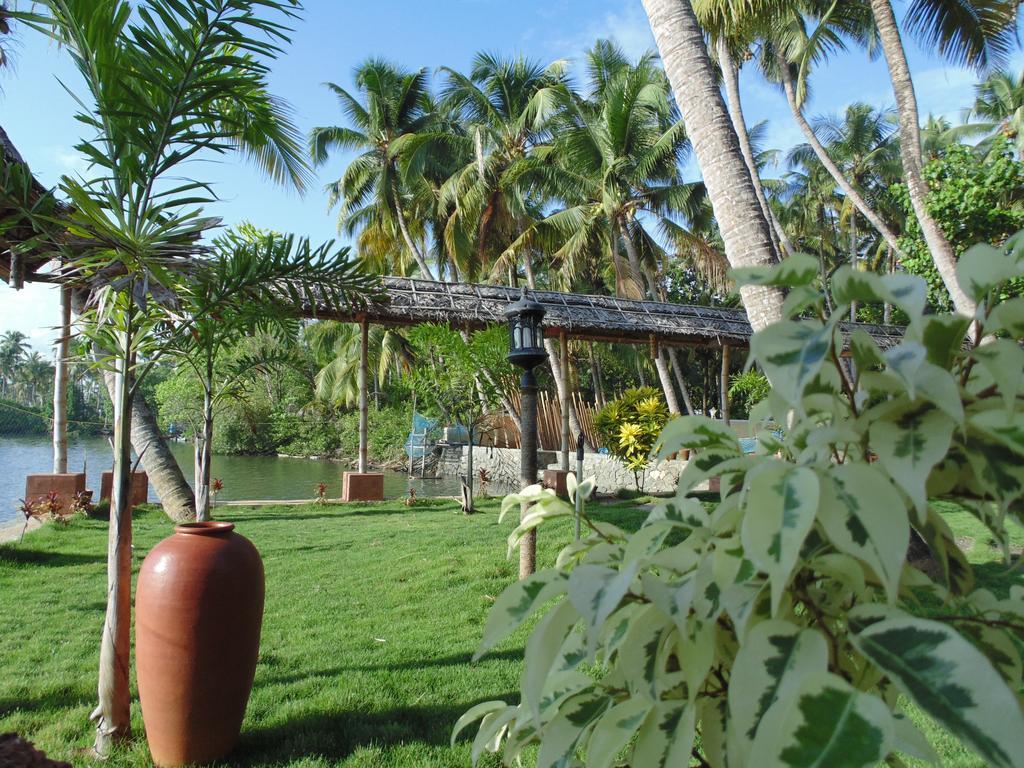 Ambadis Villas Kodungallur Экстерьер фото
