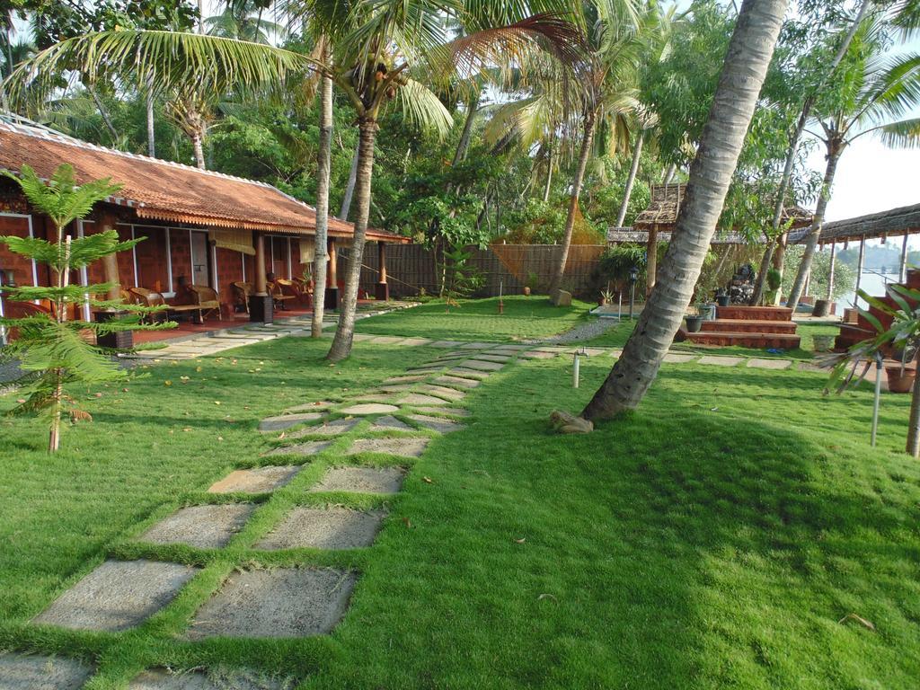 Ambadis Villas Kodungallur Экстерьер фото