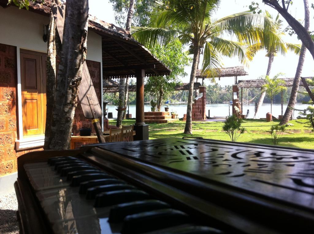 Ambadis Villas Kodungallur Экстерьер фото