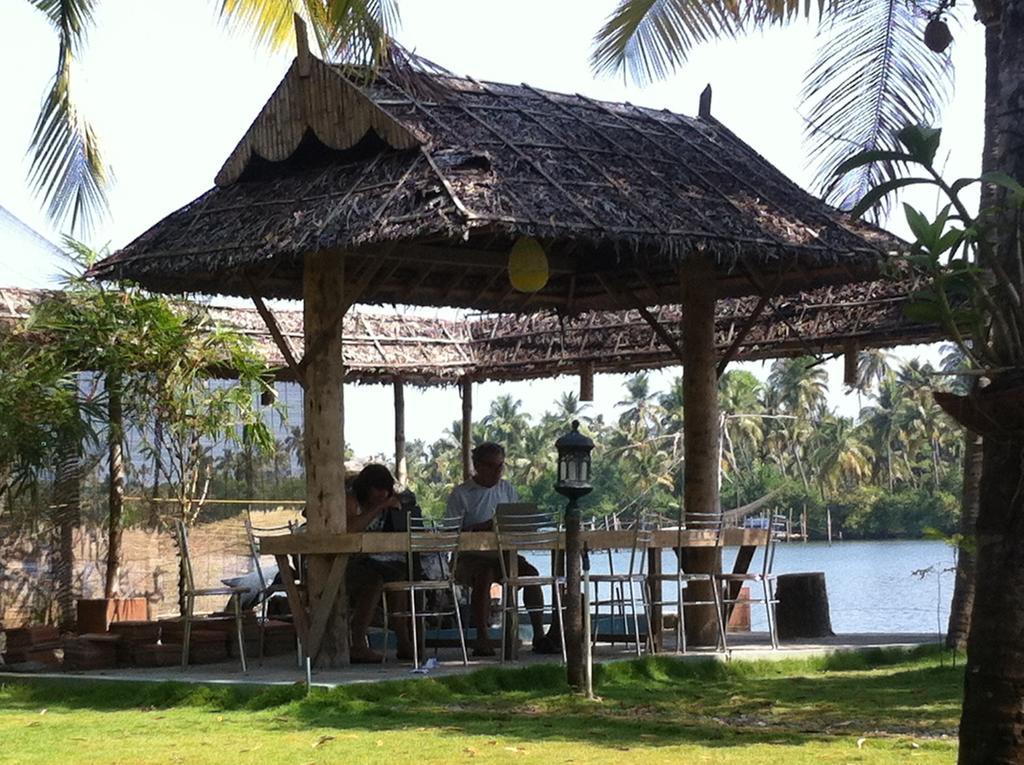 Ambadis Villas Kodungallur Экстерьер фото