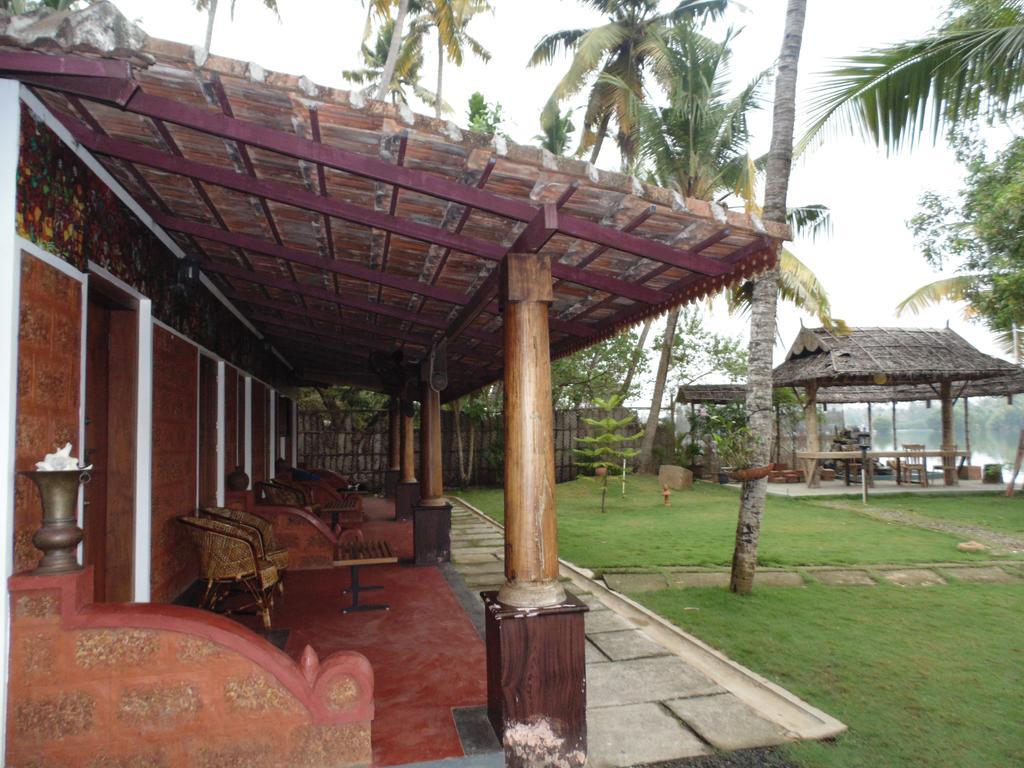 Ambadis Villas Kodungallur Экстерьер фото