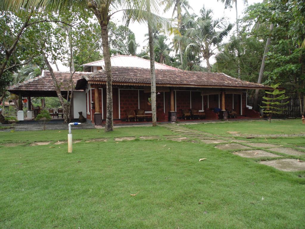 Ambadis Villas Kodungallur Экстерьер фото