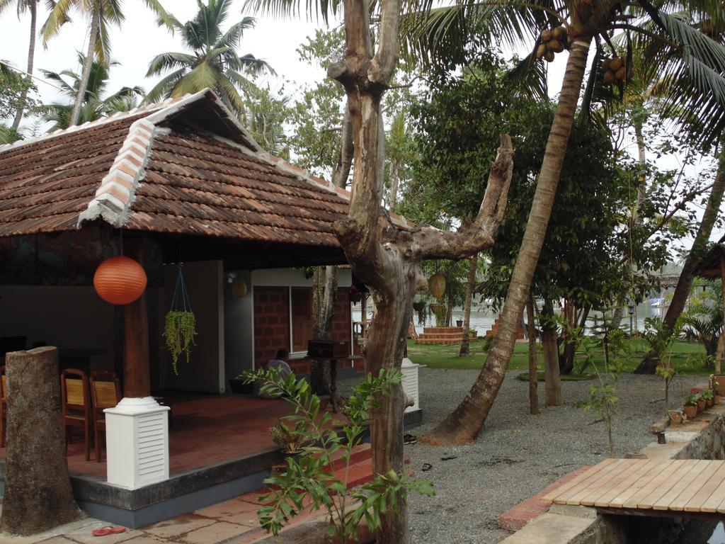 Ambadis Villas Kodungallur Экстерьер фото