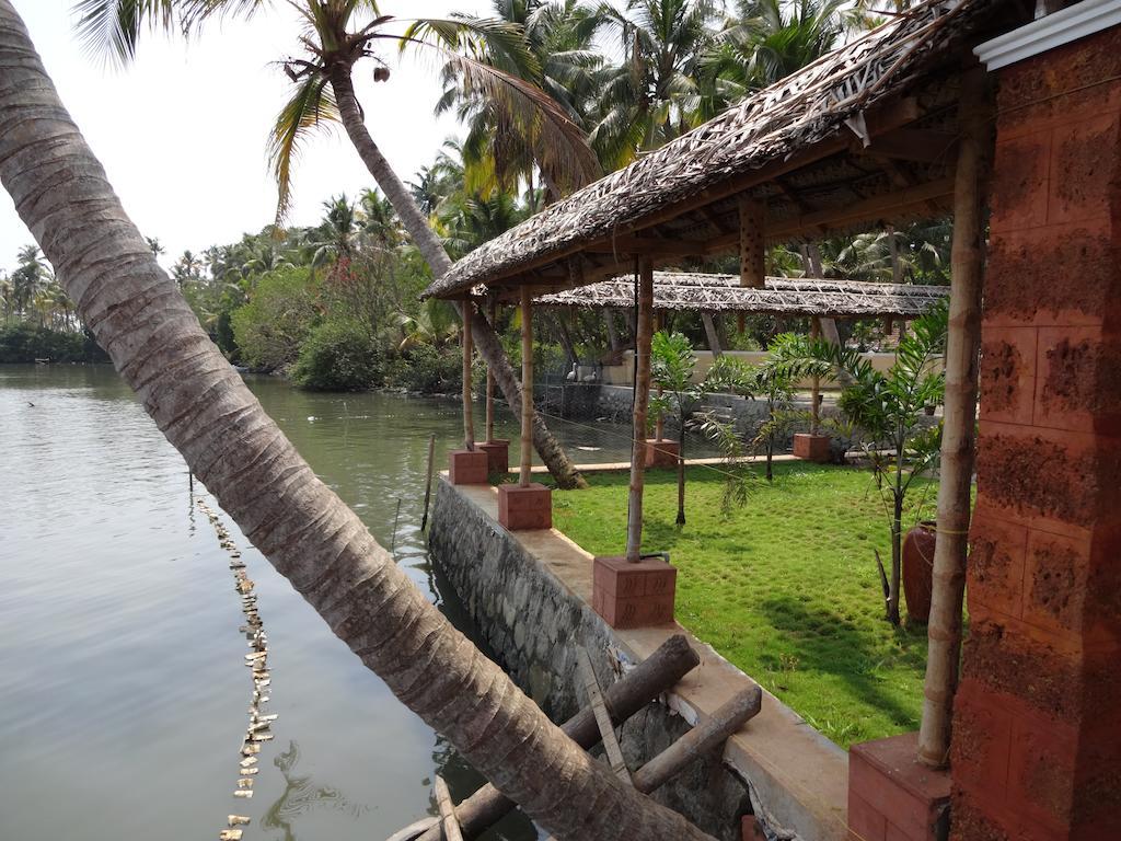 Ambadis Villas Kodungallur Экстерьер фото