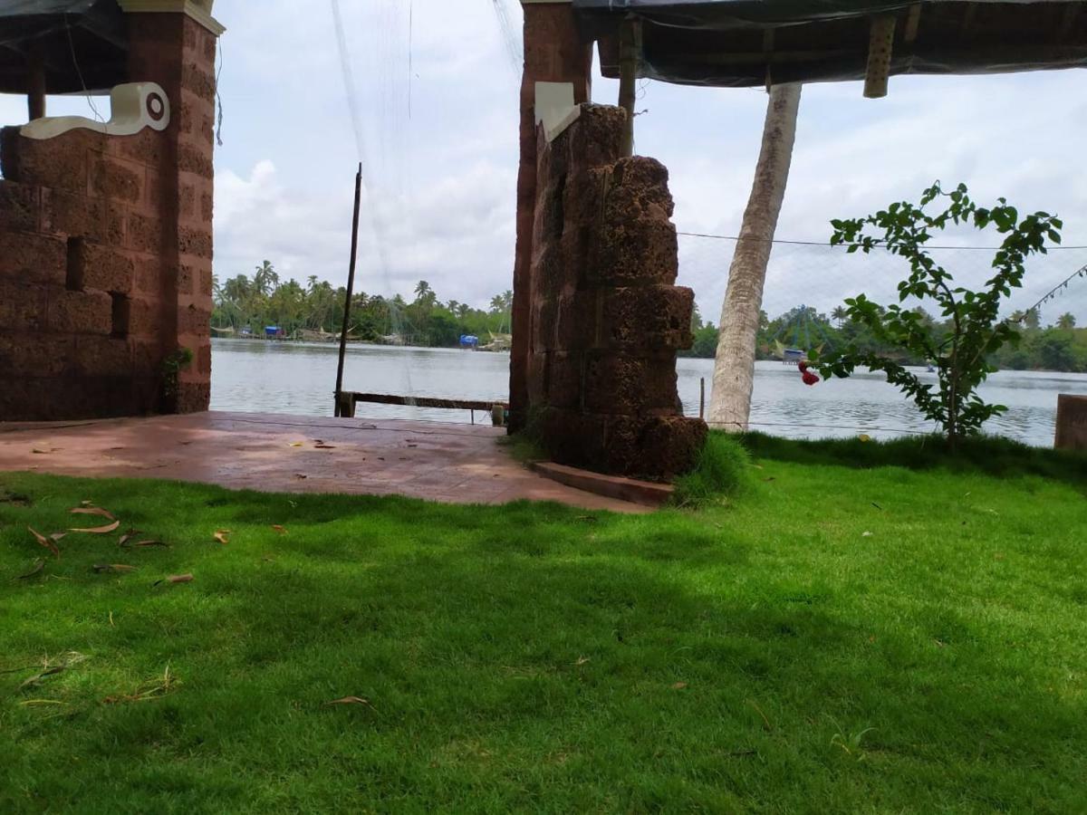 Ambadis Villas Kodungallur Экстерьер фото